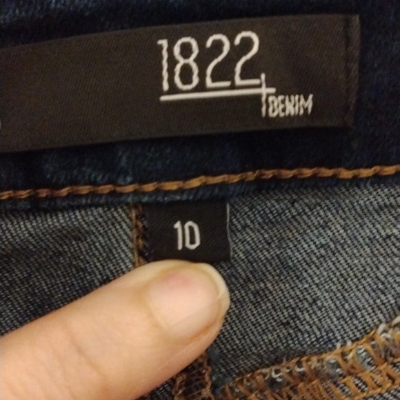 1822 Denim NWOT size 10 dark blue flare leg jeans - Picture 2 of 5